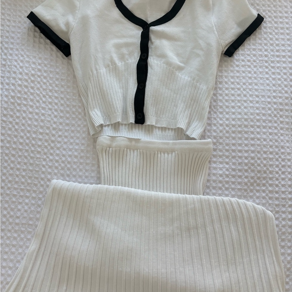 Elegant White Ribbed Skirt Set
